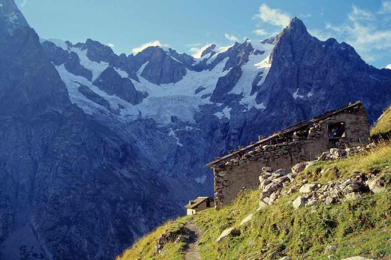 Berghütten in der Vallone di Malatrá [September 1999, Restauration von Kleinbild-Dia]