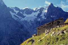 Berghütten in der Vallone di Malatrá [September 1999, Restauration von Kleinbild-Dia]